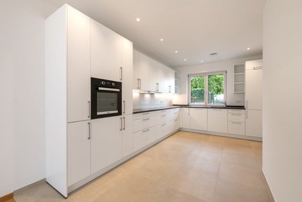 Schreinerküche mit Markengeräten