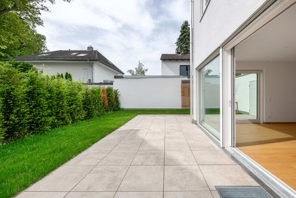 Private Süd- Ostterrasse