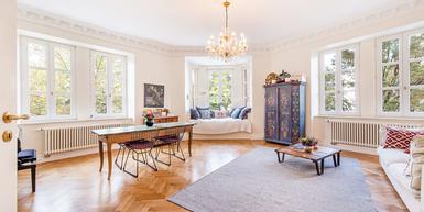 Bildschön renovierte 4-Zimmer-Altbauwohnung mit Südterrasse in charmantem Vintage Style