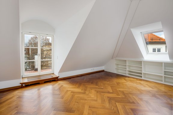 Sleeping area with fixtures