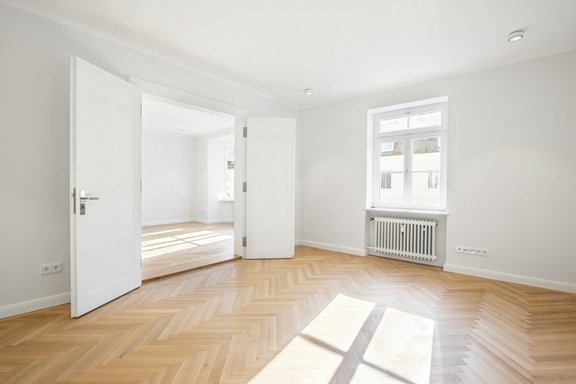 Raumgefüge mit Flügeltür