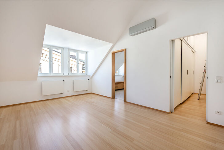 Schlafzimmer mit Ankleide