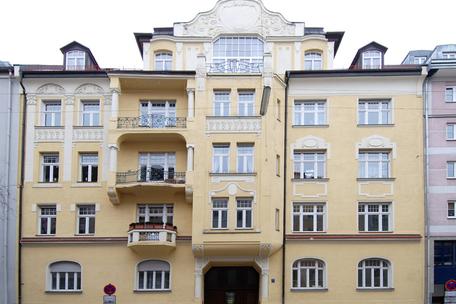 Beautiful three-room art nouveau old building apartment with stucco and two balconies