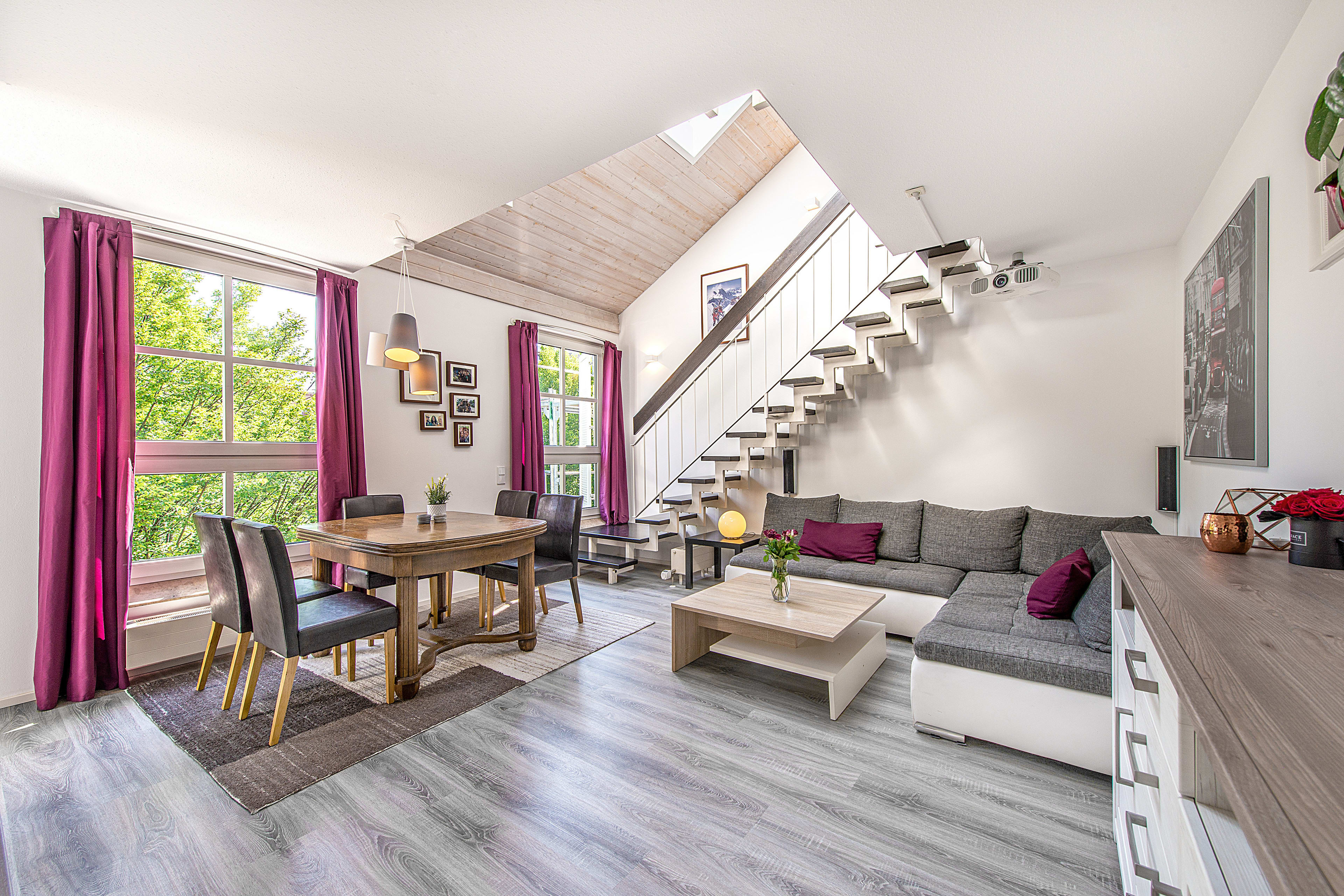 Bildschöne, helle mit Balkon