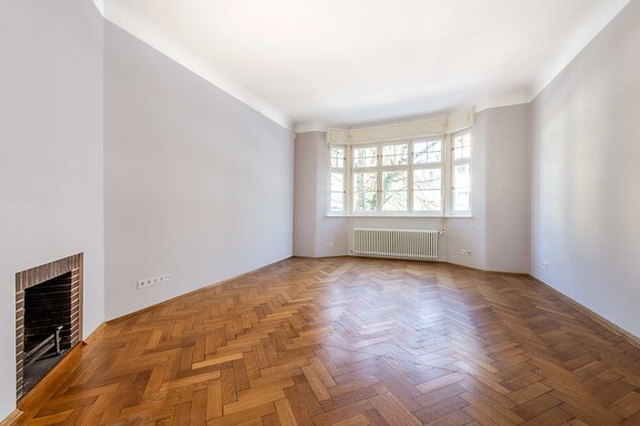 Wohnbereich mit Kamin