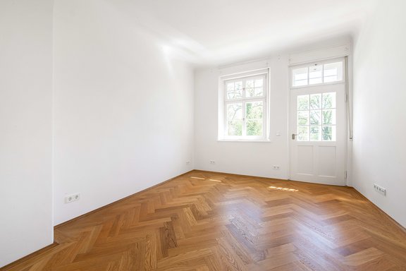 Kinderzimmer mit Balkonzugang