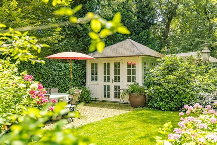 Pavillon mit Sommerküche