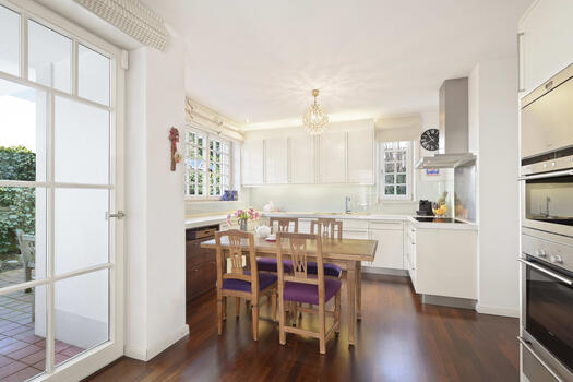 High quality fitted kitchen