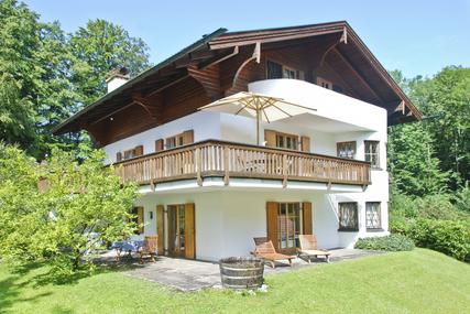 Bildschöne Landhausvilla mit geschmackvoller Ausstattung und idyllischem Garten - Bestlage Pöcking