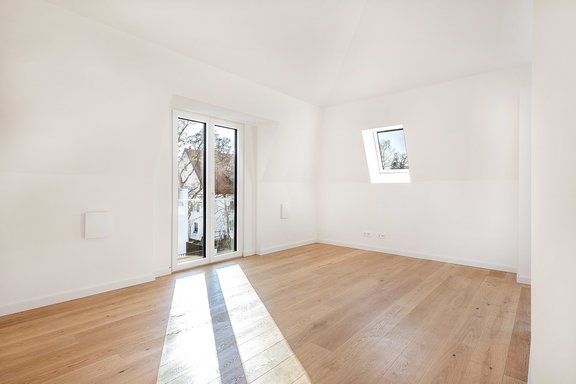 Lichtdurchflutetes Wohnzimmer