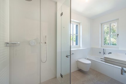 Modernes Tageslichtbad