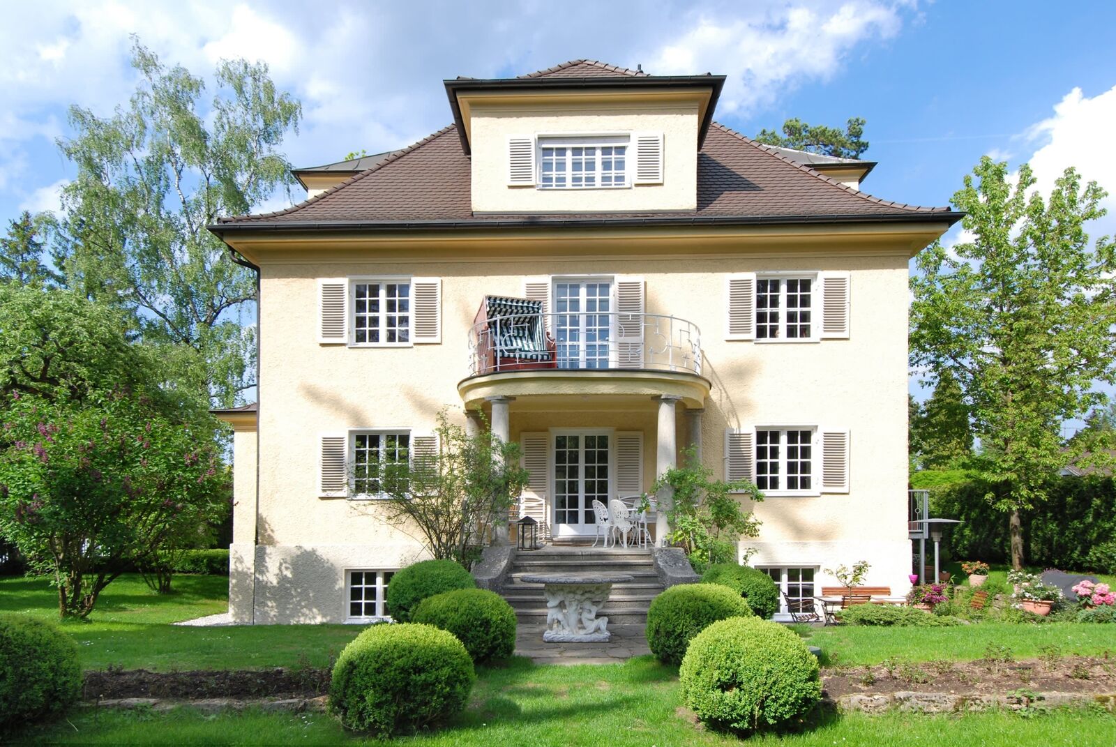 Haus-Gartenansicht