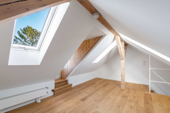 Studioähnlicher Dachraum