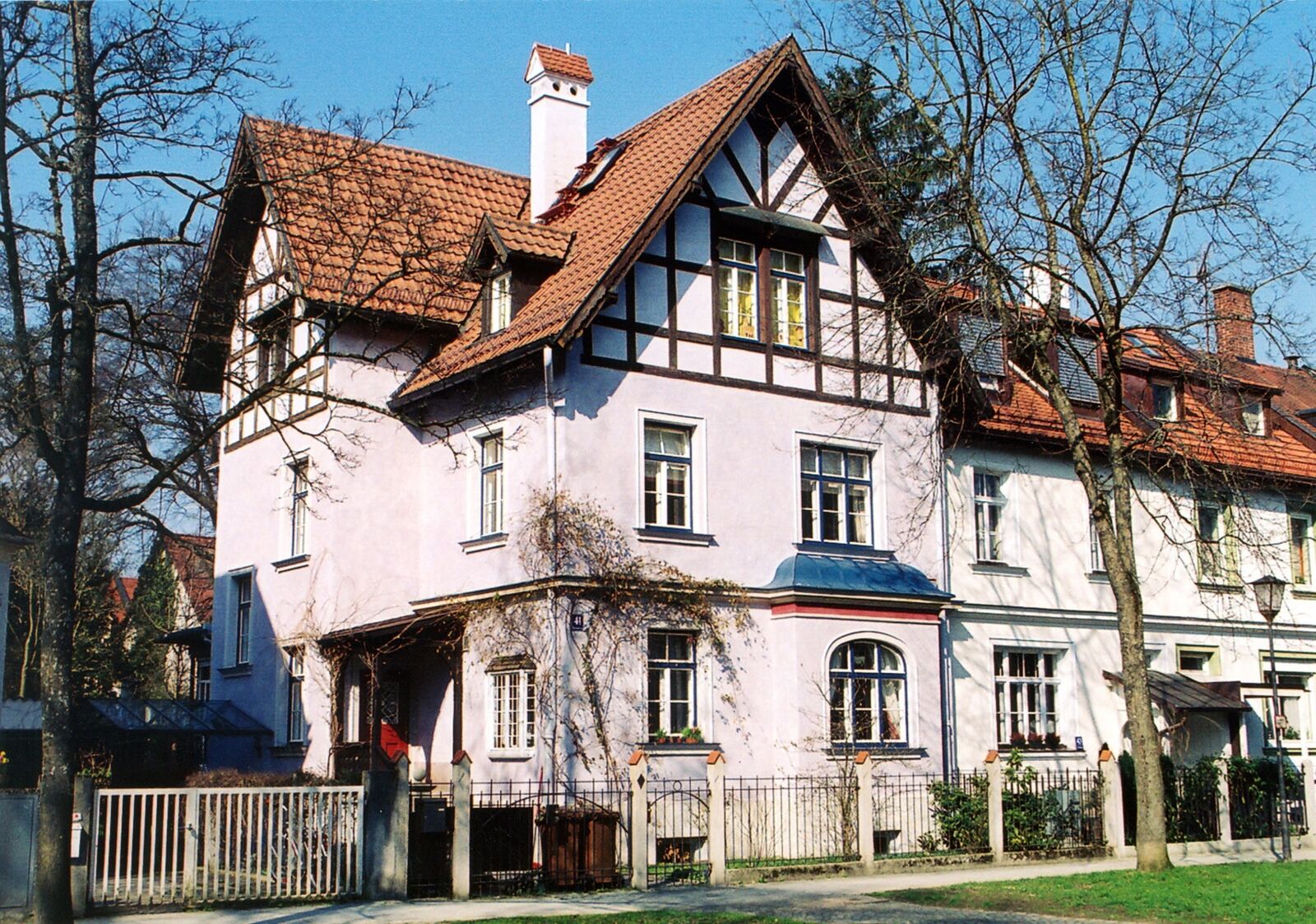 Straßenansicht
