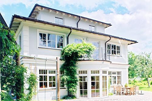 Bildschönes modernes Einfamilienhaus mit exzellenter Ausstattung