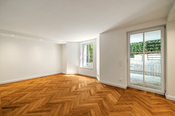 Bedroom on the garden level