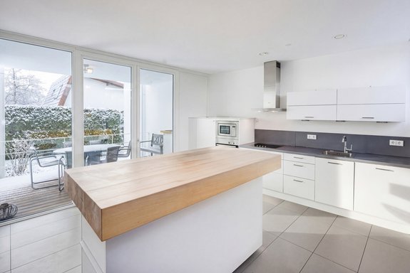 Voll ausgestattete Küche