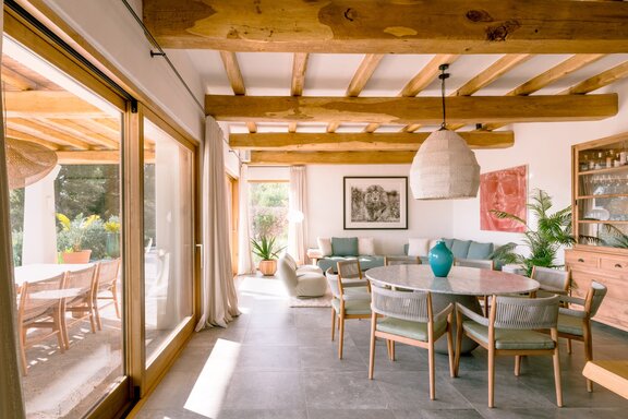 A Home Environment with a Harmonious Material Concept