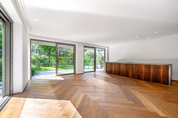 Wohnbereich mit Blick in den Garten