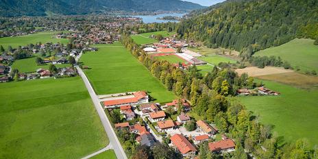 Chalet meets Clean Chic: Idyllisch gelegene 2-Zimmer-Wohnung mit Balkonterrasse und Bergpanorama