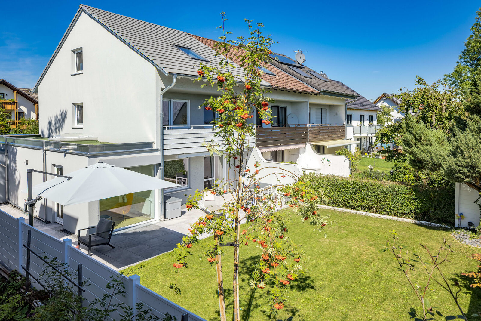 Terrasse und Südgarten