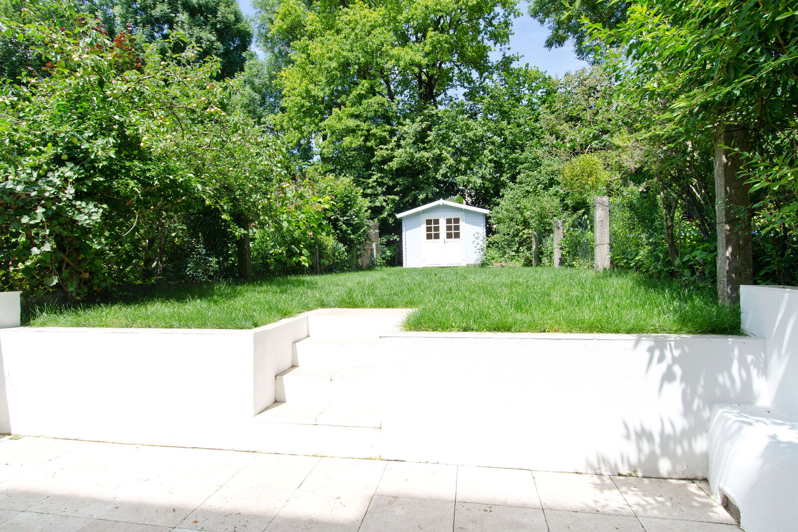 Garten mit Gartenhaus