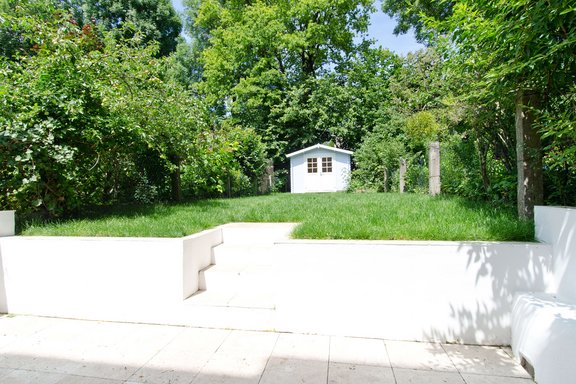 Garten mit Gartenhaus