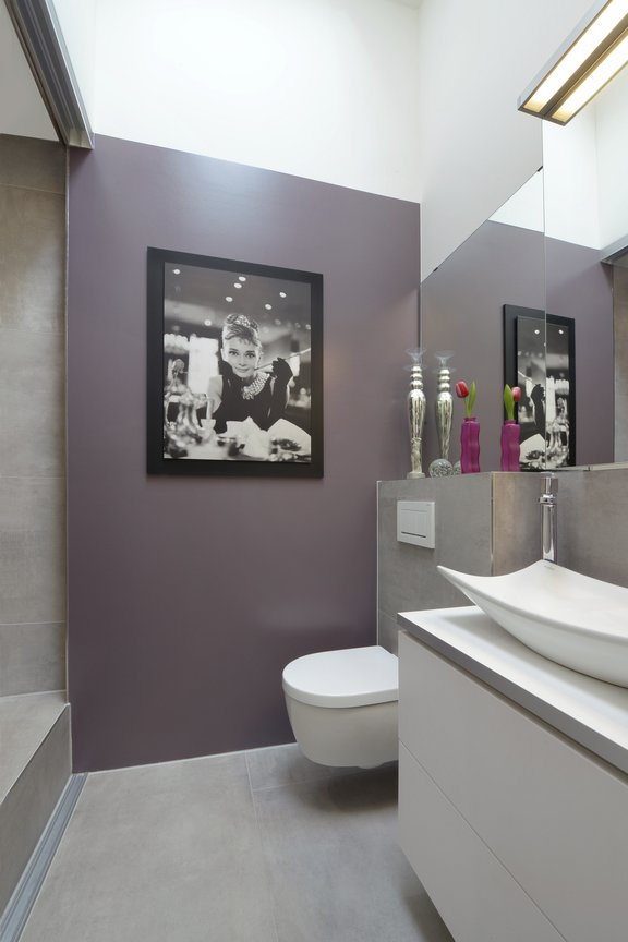 Modernes Tageslicht-Bad