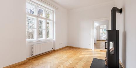 Charmante 2-Zimmer-Altbauwohnung mit Südbalkon in Jugendstil-Palais