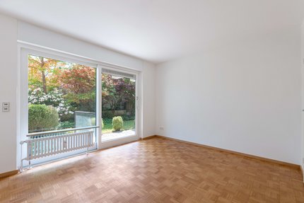 Schlafzimmer mit Gartenblick