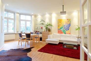 Charmante 2-Zimmer-Hochparterrewohnung in denkmalgeschütztem Ensemble von 1912