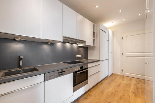 Fully equipped kitchenette