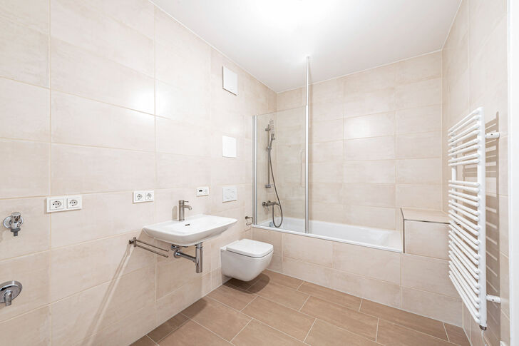 Bad mit Wanne