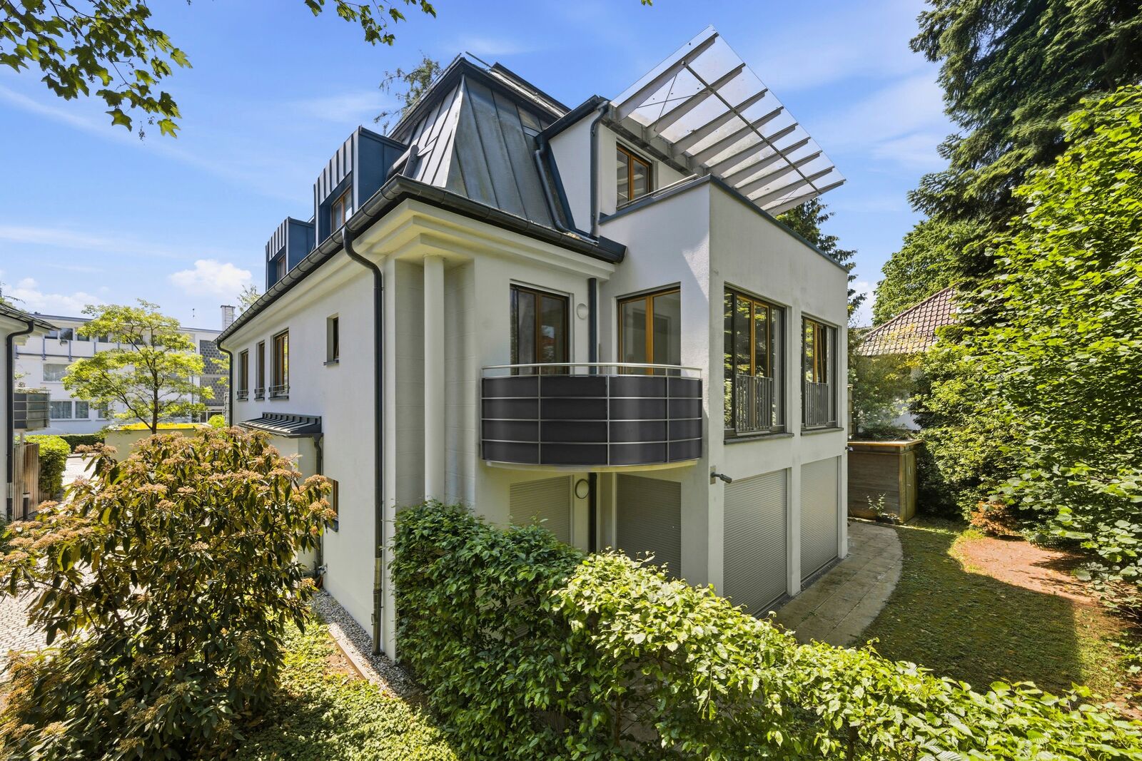 Classic City Villa