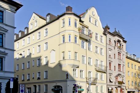 Charming 3-room old building flat in listed art nouveau building
