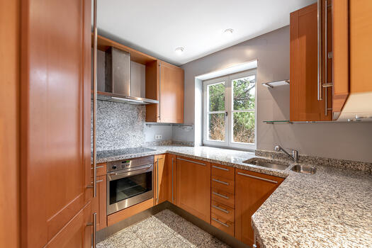 Fitted kitchen with brand appliances