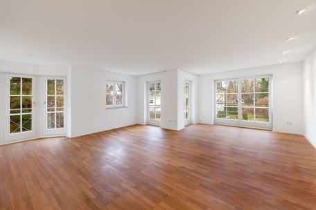 Charming 3-room apartment with balconies at the castle park