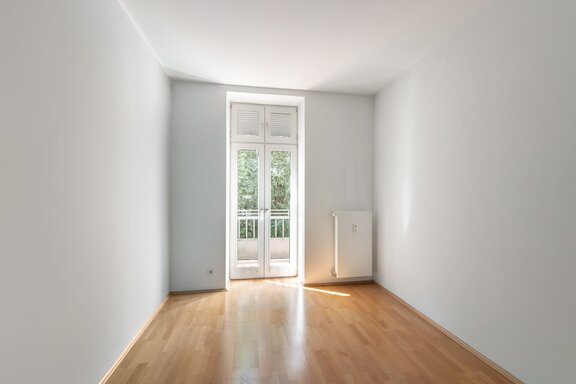 Spacious, versatile room