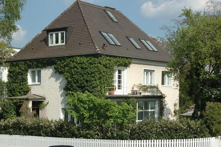 Charmante 30er Jahre-Villa mit sonnigem Garten