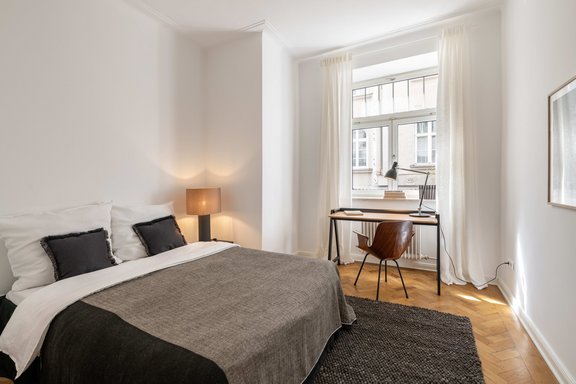 Ein weiterer attraktiver Raum kann als Gäste-/Arbeitszimmer oder Kinderzimmer genutzt werden