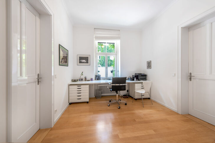 Heller Arbeitsbereich