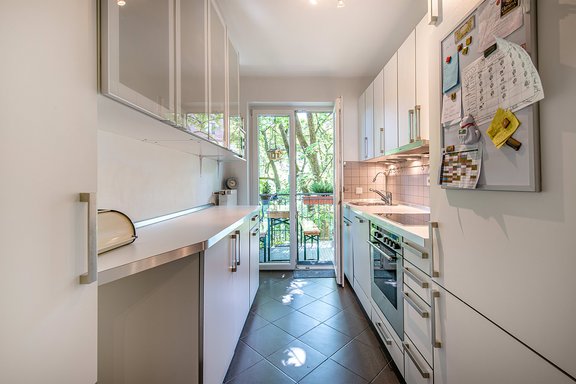 Kitchen with access to the balcony