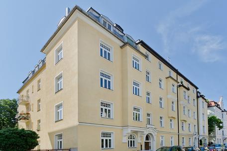 Charmante 4-Zimmer-Wohnung mit Gartenzugang in denkmalgeschütztem Altbau