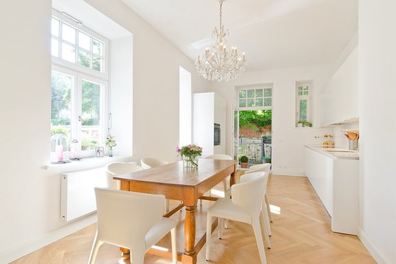 Wohnküche mit Balkon