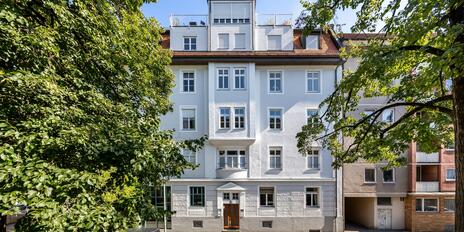 Charming 4-room apartment with a fireplace and a south-facing balcony in an Art Nouveau building from 1910