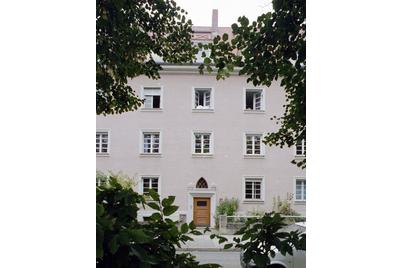 Charmante Altbau-Wohnung in ruhiger Lage