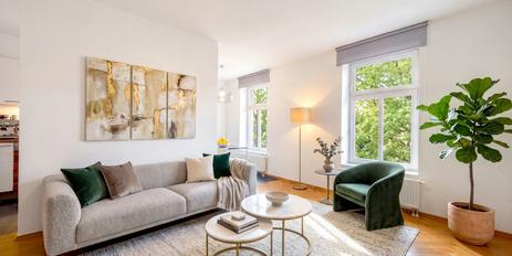 Charmante, bezugsbereite 2-Zimmer-Altbau-Wohnung in grüner Spitzenlage