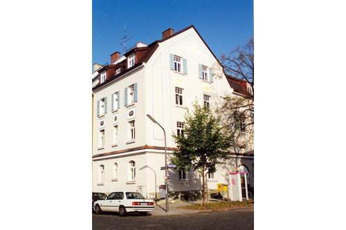 Charmante Dachgeschoss-Wohnung in attraktivem Altbau