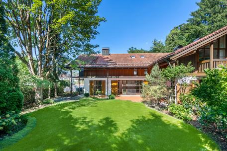Charmante Doppelhaushälfte im Landhausstil mit Südwest-Garten und viel Privatsphäre