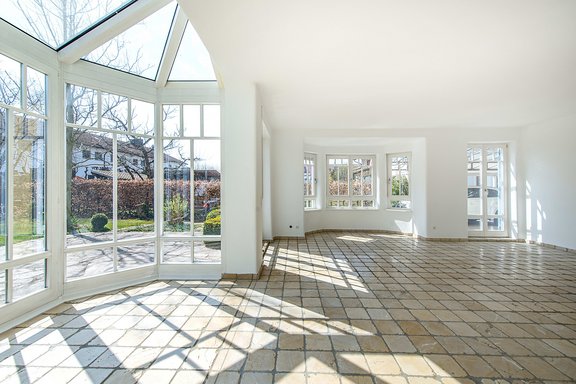 Living area with winter garden